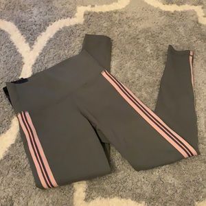 NWT aritzia leggings